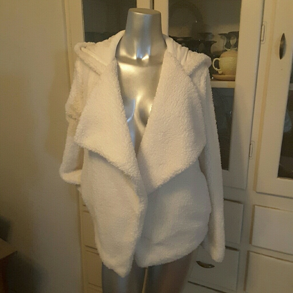 Cupcakes and Cashmere Rolling Fog Drape Jacket